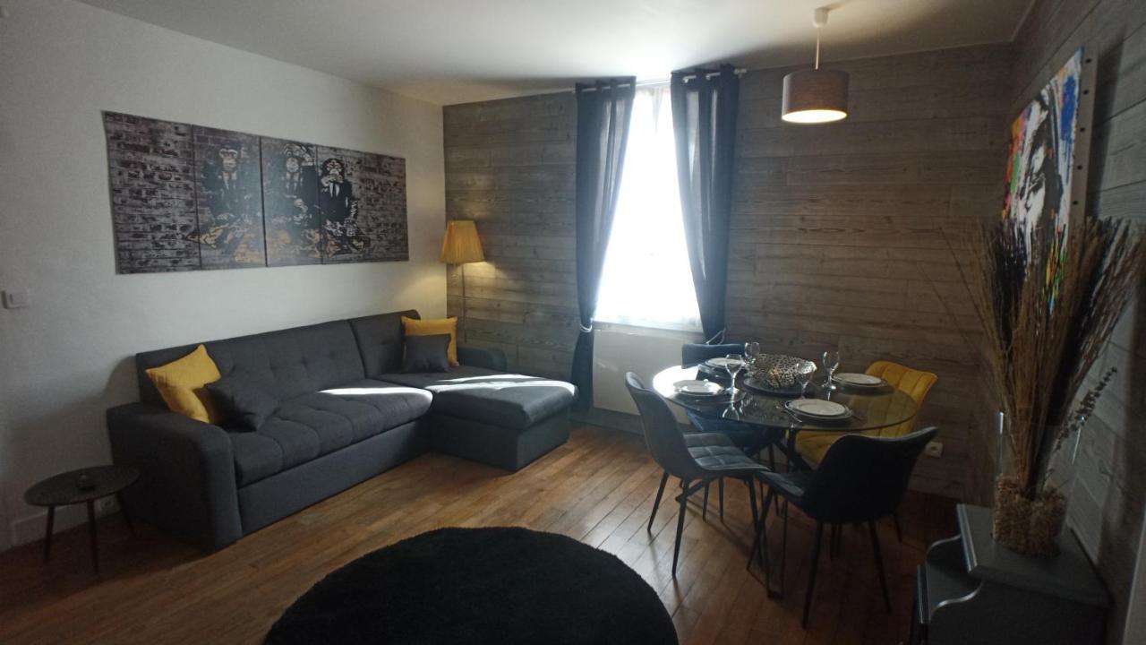 Coeur De Ville, Calme, Spacieux,Parking Et Wifi ! Chartres Esterno foto